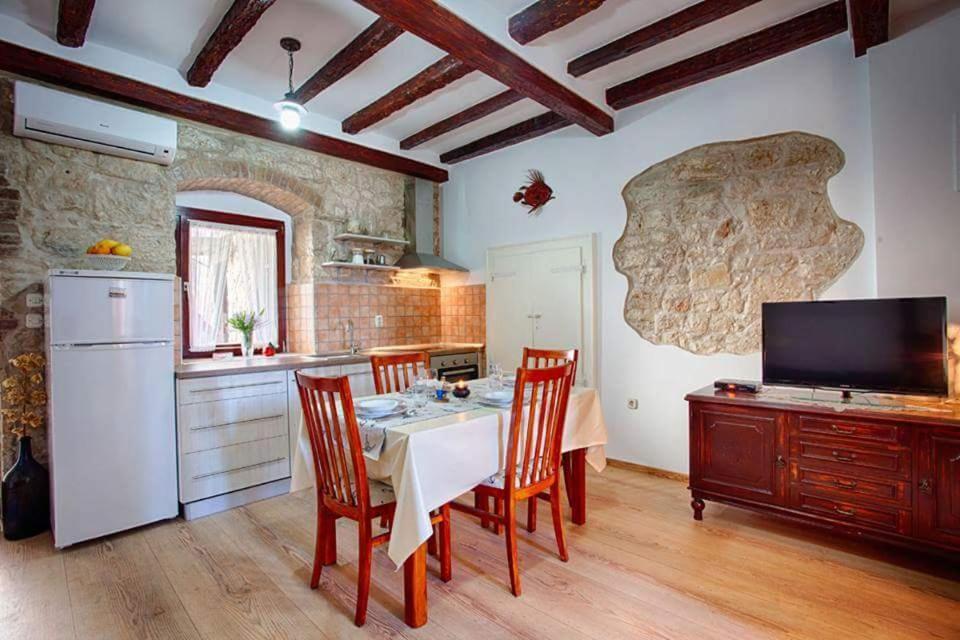 Apartment Domina Vis Dış mekan fotoğraf
